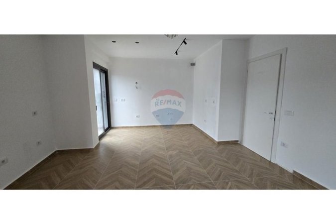 Tirane, jepet me qera apartament 1+1 Kati 3, 63 m² 400 € (Kompleksi Oasis)