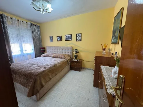 0683487469 Tirane, shitet apartament 2+1 Kati 5, 72 m² 135.000 € (Prane Gjimnazit Partizani)