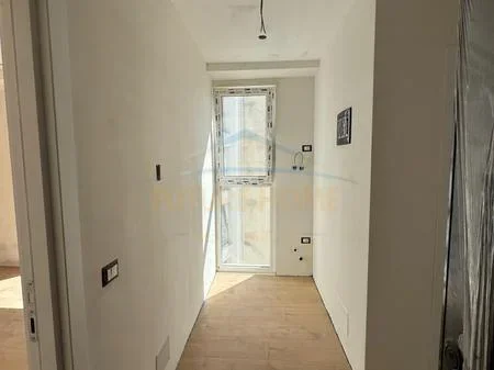 Tirane, shitet apartament 1+1+Ballkon Kati 7, 71 m² 114.240 € (Bulevardi Migjeni)