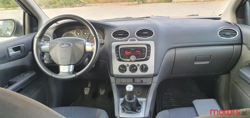 Tirane, shitet makine me portobagazh Ford Focus Nafte, manuale Kondicioner 2.200 €