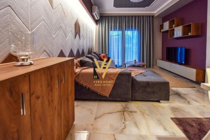 Tirane, jepet me qera apartament 2+1+Ballkon Kati 2, 90 m² 550 € (FRESK)