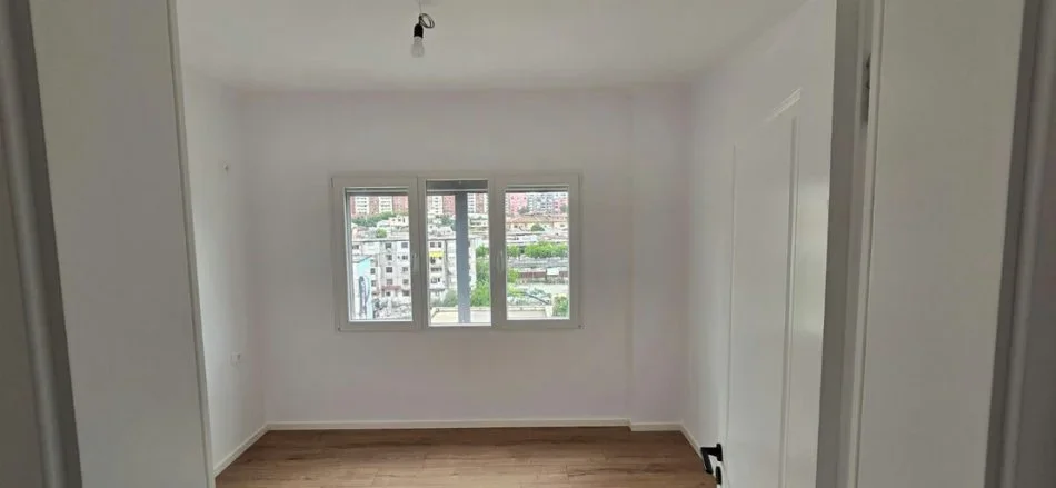 Tirane, shitet apartament 1+1+Ballkon Kati 7, 53 m² 115.000 € (Rruga "Kavajes")