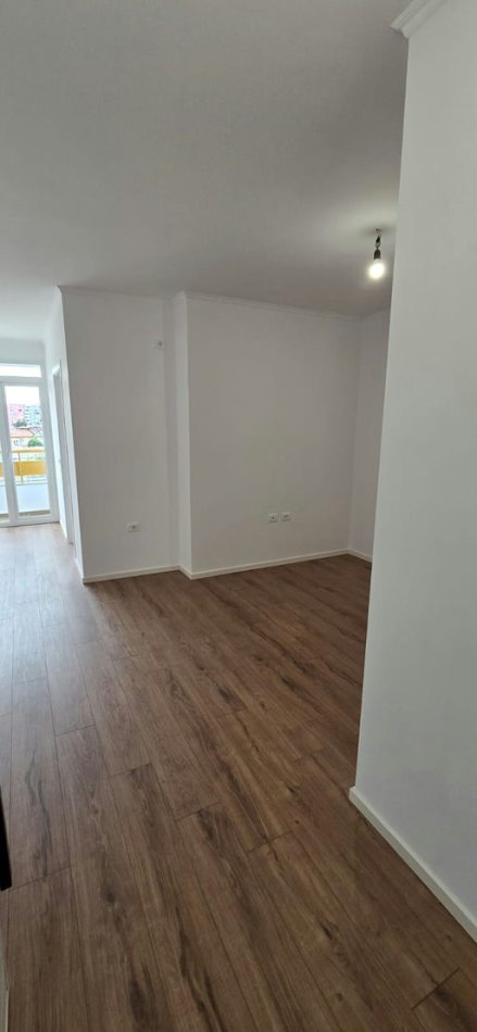 Tirane, shitet apartament 1+1+Ballkon Kati 7, 53 m² 115.000 € (Rruga &quot;Kavajes&quot;)