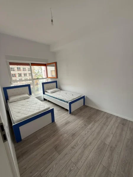 Tirane, jepet me qera apartament 2+1 Kati 6, 90 m² 550 € 