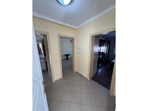 0683487469 Tirane, shitet apartament 1+1 Kati 3, 53 m² 110.000 € (BRRYLI)