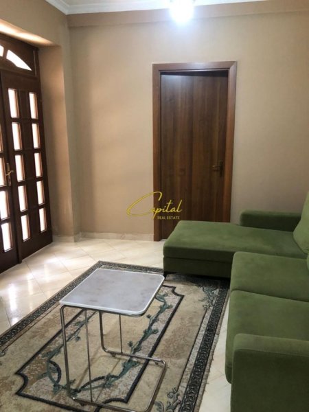 Tirane, jepet me qera apartament 1+1 Kati 1, 70 m² 500 € (MEDRESEJA)