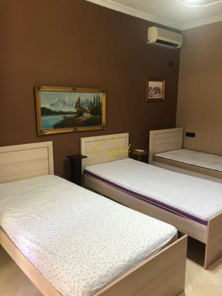 Tirane, jepet me qera apartament 1+1 Kati 1, 70 m² 500 € (MEDRESEJA)