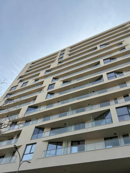 Tirane, jepet me qera ambjent biznesi Kati 13, 126 m² 2.200 € (Rruga "Mine Peza" pranë Prokurorisë.)