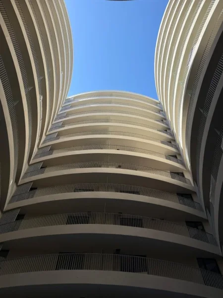 Tirane, jepet me qera ambjent biznesi Kati 13, 126 m² 2.200 € (Rruga "Mine Peza" pranë Prokurorisë.)