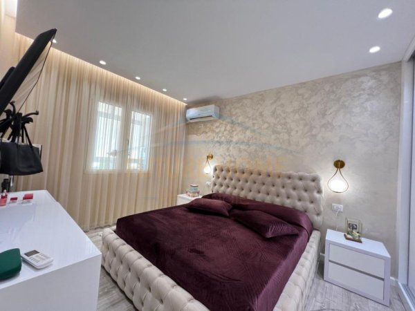Tirane, shitet apartament 1+1+Aneks+Ballkon Kati 8, 65 m² 123.000 € (Unaza e Re)