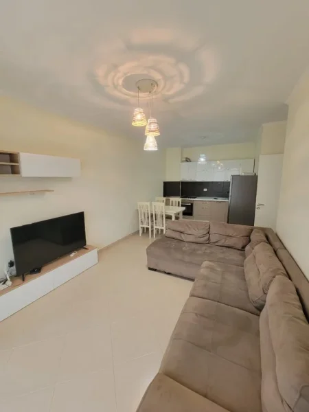 Tirane, jepet me qera apartament 2+1 Kati 7, 112 m² 800 € (PRANE KRISTAL CENTER)