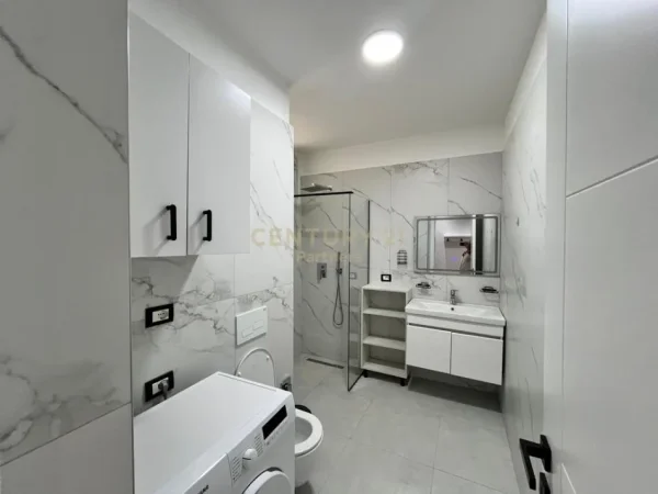 Tirane, shitet apartament 2+1 Kati 11, 110 m² 258.000 € (PERBALLE DELIJORGJIT)