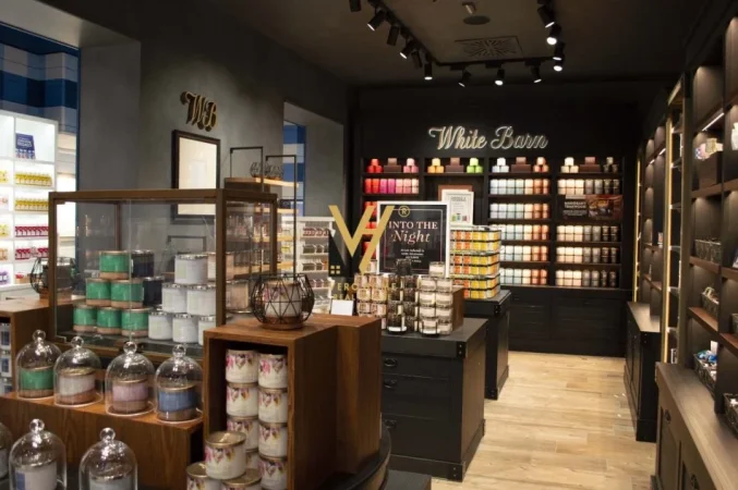 Tirane, jepet me qera dyqan Kati 0, 70 m² 2.500 € (BLV ZOGU I PARË, QENDER)