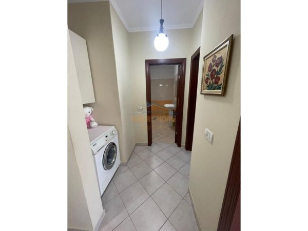 Tirane, jepet me qera apartament 2+1 Kati 8, 100 m² 600 € (rruga Dritan Hoxha)