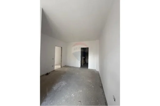 Tirane, shitet apartament 3+1+Ballkon Kati 2, 136 m² 338.825 € (Pazari i Ri)