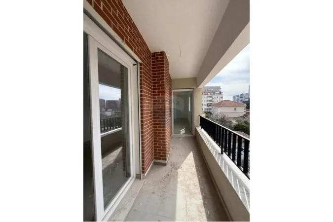 Tirane, shitet apartament 3+1+Ballkon Kati 2, 136 m² 338.825 € (Pazari i Ri)