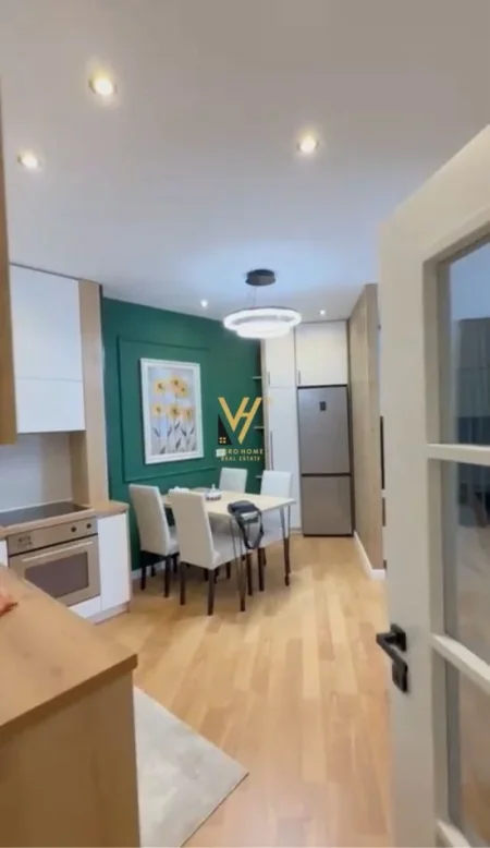 Tirane, shitet apartament 2+1+Ballkon Kati 1, 89 m² 245.000 € (RRUGA “BILAL SINA”, KOPSHTI ZOOLOGJIK)