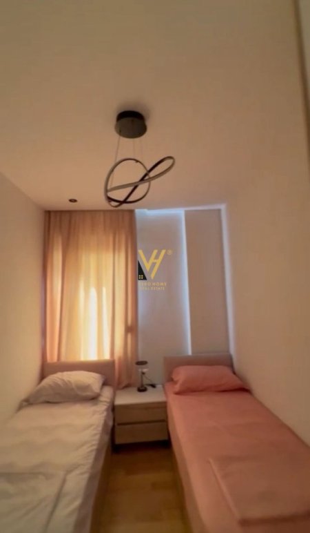 Tirane, shitet apartament 2+1+Ballkon Kati 1, 89 m² 245.000 € (RRUGA “BILAL SINA”, KOPSHTI ZOOLOGJIK)