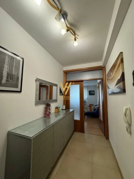 Tirane, jepet me qera apartament 2+1+Ballkon Kati 3, 105 m² 600 € (KODRA E DIELLIT)