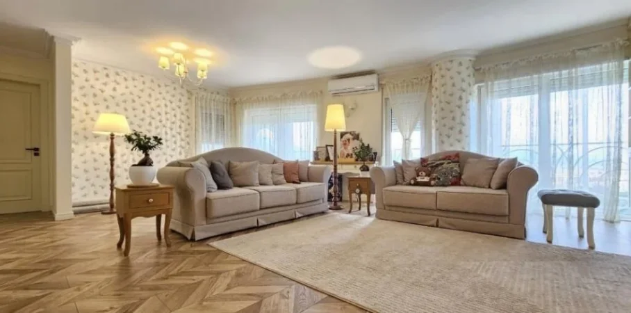 shitet , 126 m² 280.000 € (Kodra e diellit 2)