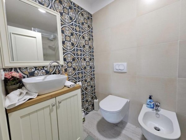 shitet , 126 m² 280.000 € (Kodra e diellit 2)