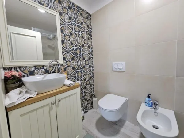 shitet , 126 m² 280.000 € (Kodra e diellit 2)