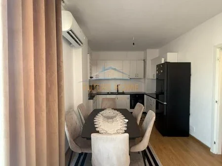 Tirane, shitet apartament 2+1 Kati 8, 190 m² 135.000 € 