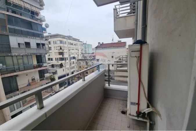 Tirane, jepet me qera , 219 m² 3.138 € 
