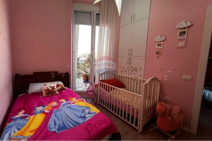 Tirane, shitet apartament 2+1+Ballkon , 126 m² 238.000 € 