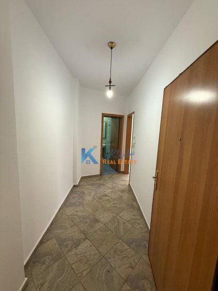 Tirane, shitet garsonier Kati 3, 45 m² 110.000 € (Pazari i Ri)