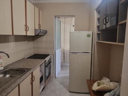 Tirane, jepet me qera apartament 2+1+Ballkon Kati 1, 82 m² 700 € (Rruga Tefta Tashko)