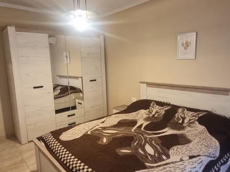 Tirane, jepet me qera apartament 2+1+Ballkon Kati 1, 82 m² 700 € (Rruga Tefta Tashko)
