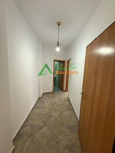 Tirane, shitet garsonier Kati 3, 45 m² 110.000 € (Pazari i Ri)