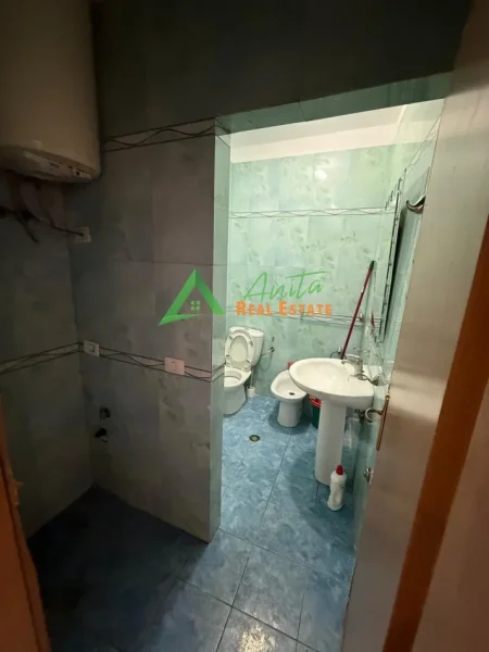 Tirane, shitet garsonier Kati 3, 45 m² 110.000 € (Pazari i Ri)