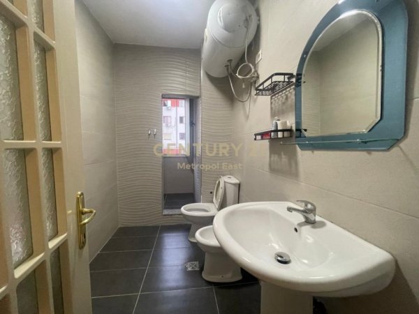 Tirane, jepet me qera apartament 1+1 Kati 5, 59 m² 450 € (Rr.Ifran Tomini)