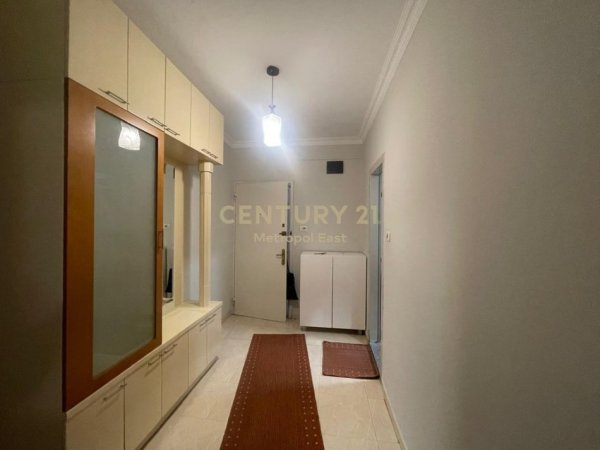 Tirane, jepet me qera apartament 1+1 Kati 5, 59 m² 450 € (Rr.Ifran Tomini)