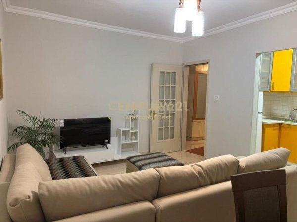 Tirane, jepet me qera apartament 1+1 Kati 5, 59 m² 450 € (Rr.Ifran Tomini)