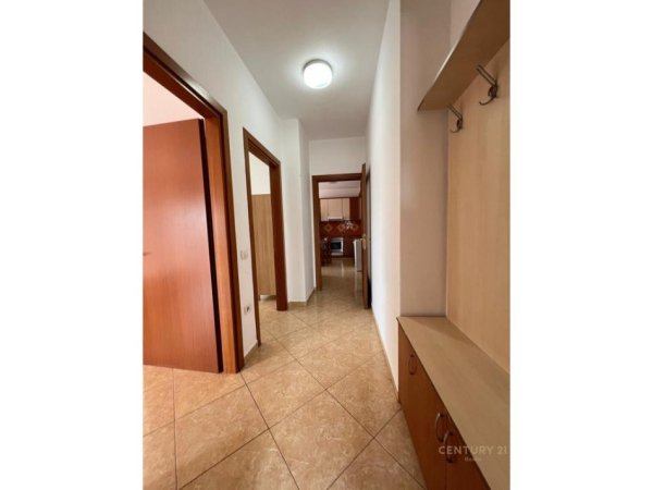 Tirane, jepet me qera apartament 2+1 Kati 8, 105 m² 600 € 