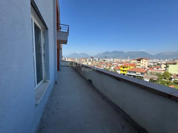 Tirane, shitet apartament 2+1+Ballkon Kati 5, 132 m² 150.000 € (Selite)