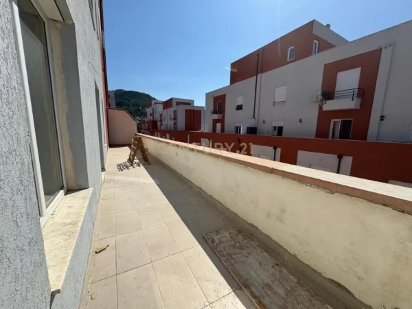 Tirane, shitet apartament 2+1+Ballkon Kati 5, 132 m² 150.000 € (Selite)