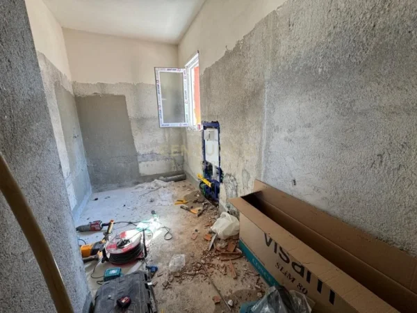 Tirane, shitet apartament 2+1+Ballkon Kati 5, 132 m² 150.000 € (Selite)