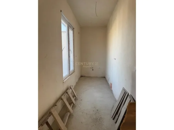 Tirane, shitet apartament 2+1+Ballkon Kati 5, 132 m² 150.000 € (Selite)