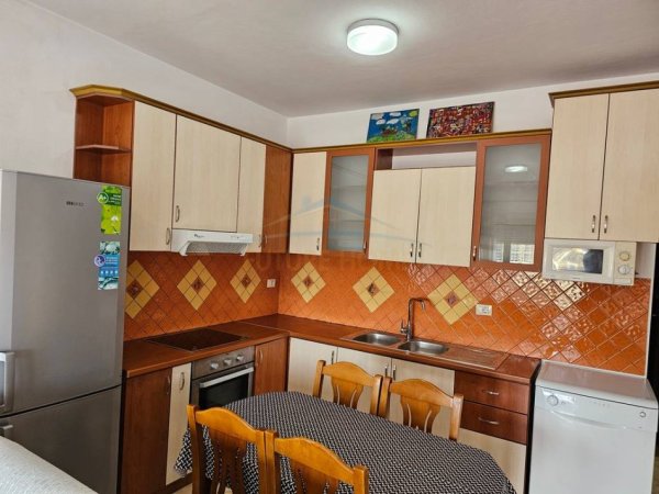 Tirane, jepet me qera apartament 2+1 Kati 8, 114 m² 650 € (kompleksi Vizion Plus)