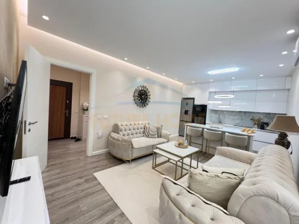 Tirane, shitet apartament 1+1+Ballkon Kati 8, 65 m² 123.000 € 