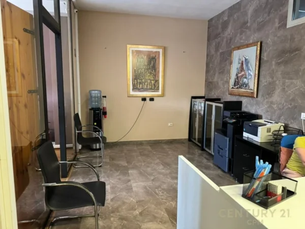 Tirane, jepet me qera ambjent biznesi Kati 4, 135 m² 1.800 € 