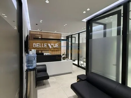 Tirane, jepet me qera ambjent biznesi Kati 2, 120 m² 3.000 € (Rruga Muhamet Gjollesha)