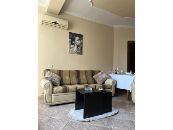 Tirane, jepet me qera apartament 1+1 Kati 3, 64 m² 500 € 