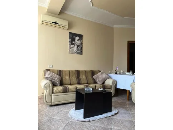 Tirane, jepet me qera apartament 1+1 Kati 3, 64 m² 500 € 