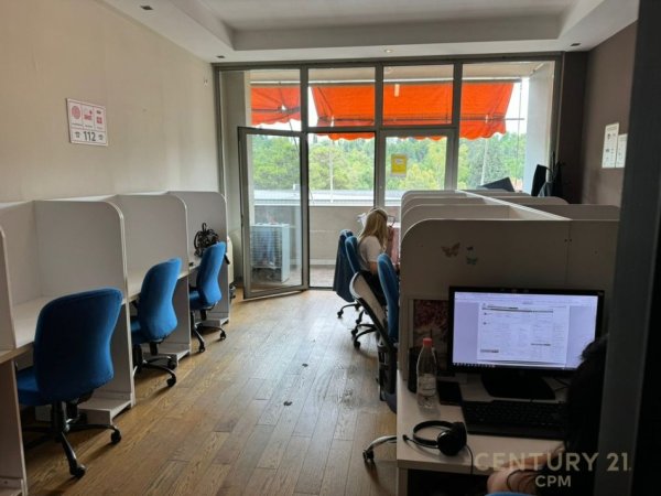 Tirane, jepet me qera ambjent biznesi Kati 4, 135 m² 1.800 € (Garda)