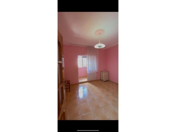 Tirane, shitet apartament 1+1 Kati 3, 64 m² 135.000 € (Pazari i ri)